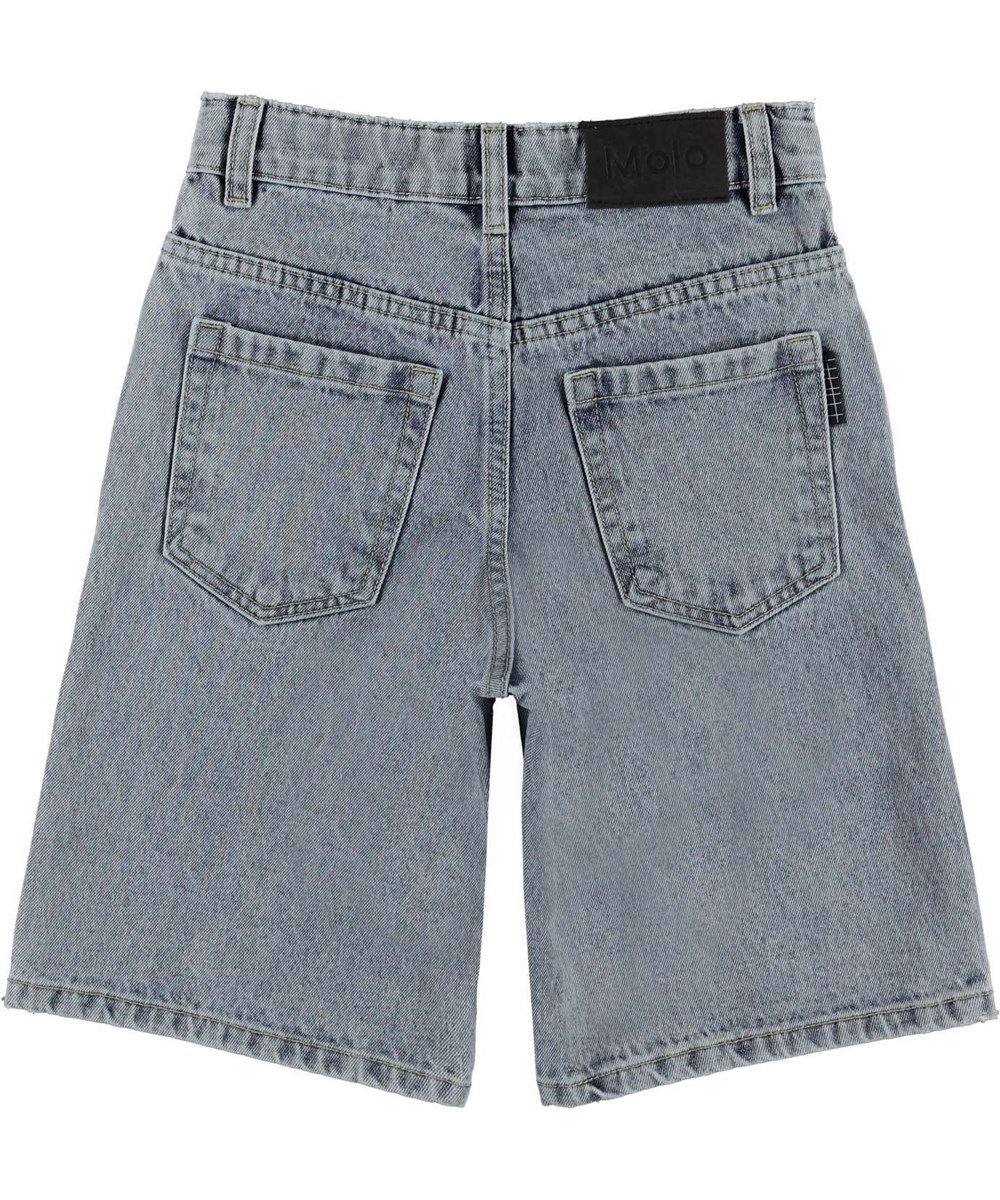 Art - Light Stone Denim - Knälånga ljusa denimshorts.