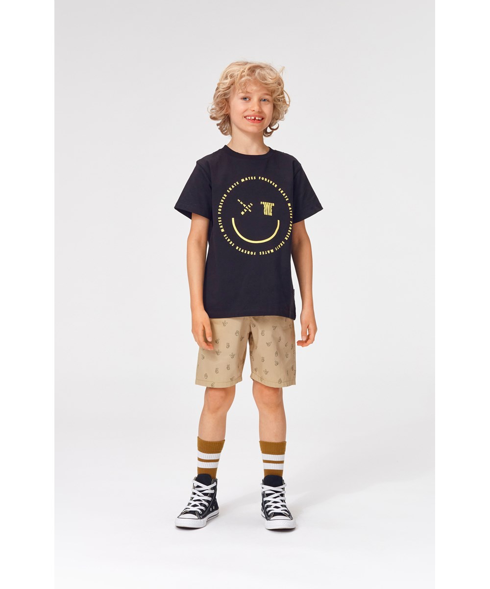 Rame - Black - Svart t-shirt med gul smiley.