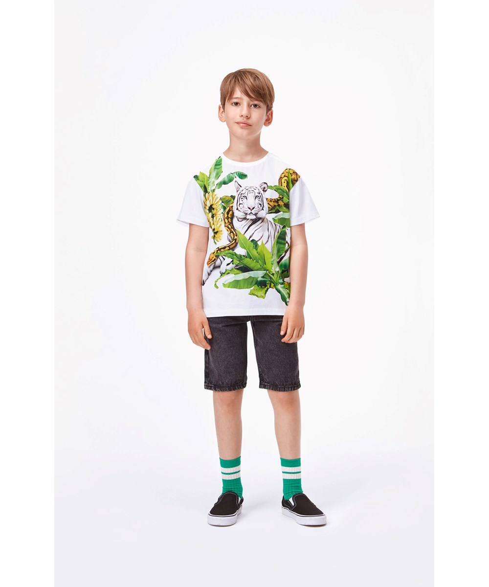 Raveno - Resting Tiger - Ekologisk vit t-shirt med tiger och orm