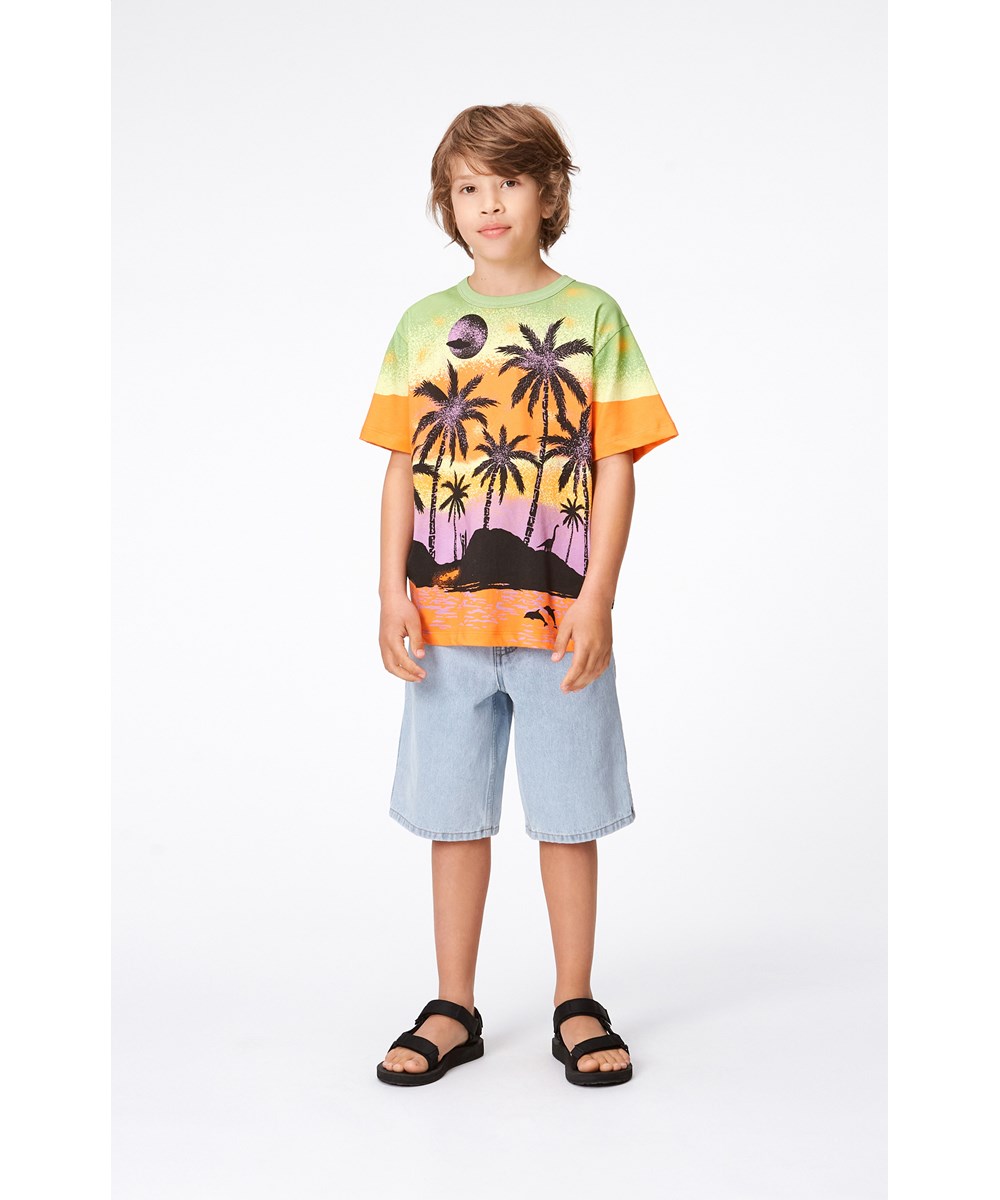 Riley - Alien Island - Grön orange lila ekologisk t-shirt med Hawaii och alien.