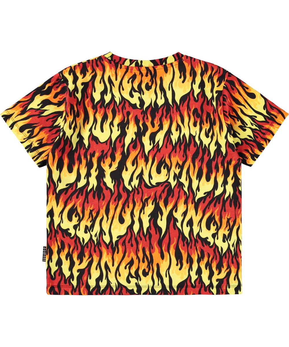 Riley - Ingenuity Hot - Gul, svart och röd T-shirt för barn i mjuk ekologisk bomull med tryck, korta ärmar och en ribbad halsringning.