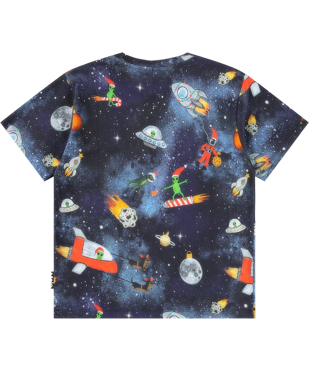 Riley - Space Holiday - Blå T-shirt för barn i mjuk ekologisk bomull med tryck, korta ärmar och en ribbad halsringning.