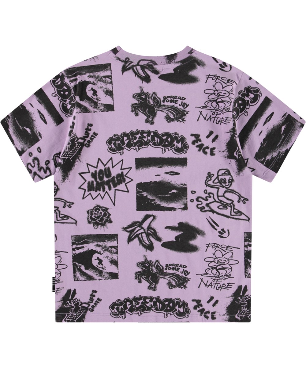 Rodney - Art Mix Purple - Lila t-shirt med tryck för barn i ekologisk bomull med korta ärmar och ribbad halsringning.