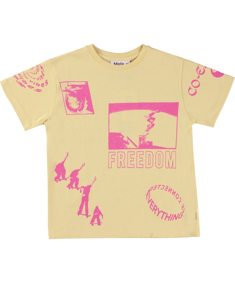 Rodney - Pale Sun - Gul t-shirt med rosa skatemönster.
