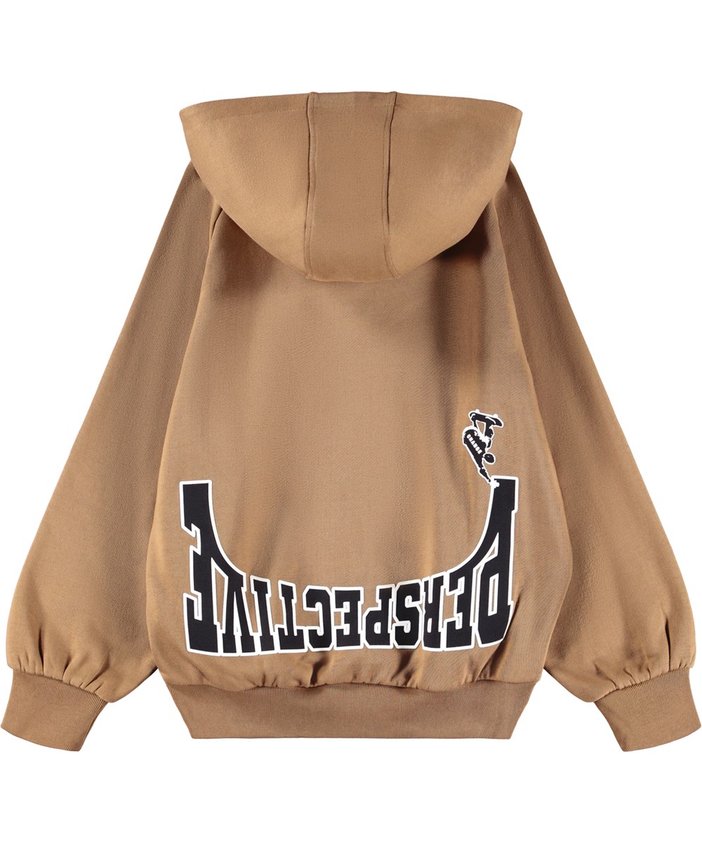Mic - Fawn - Brun hoodie för barn i ekologisk bomull med ett svart/vitt skatertryck.
