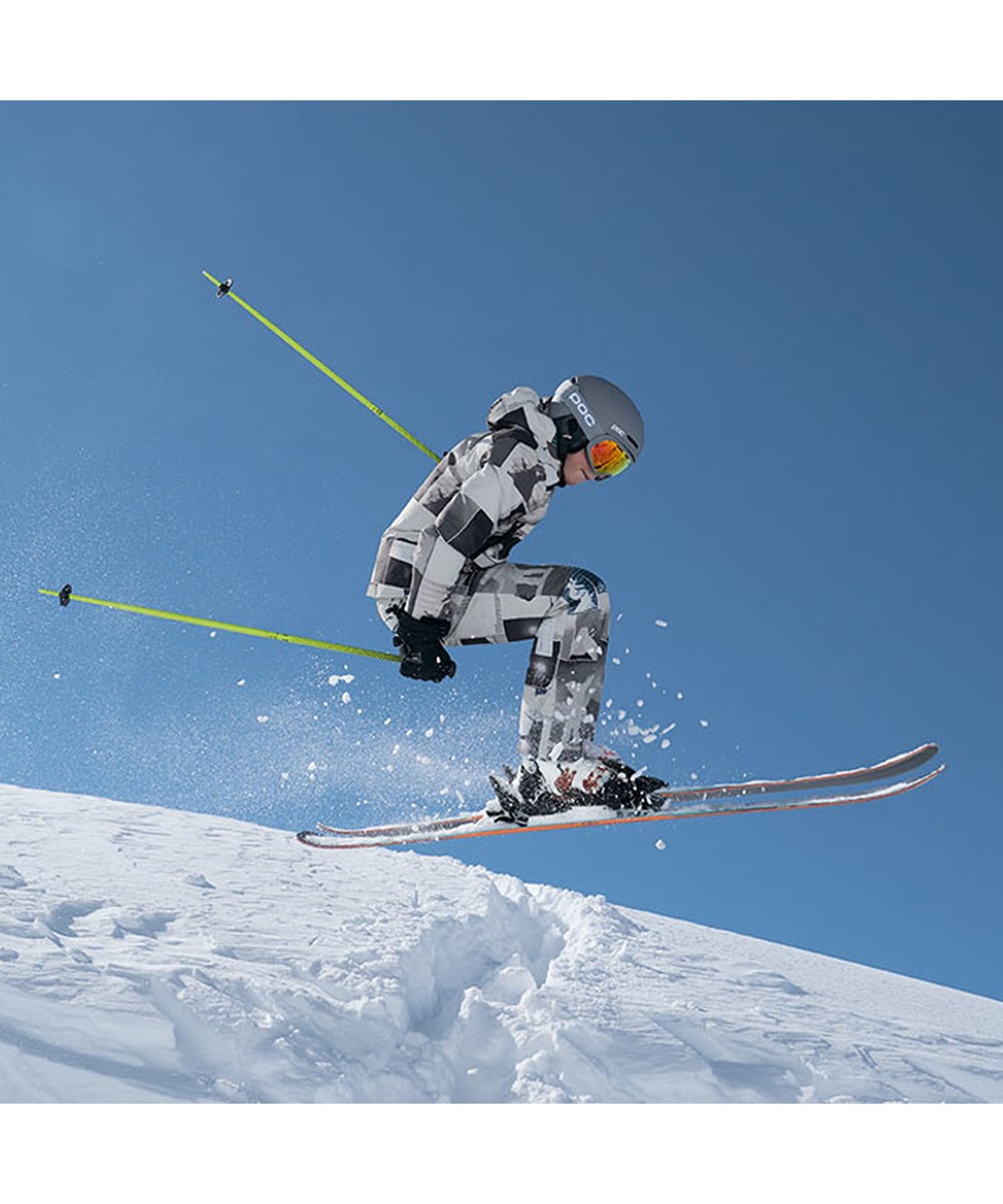 Jump Pro - Screenshot - Återvunna skidbyxor med snowboardmönster.