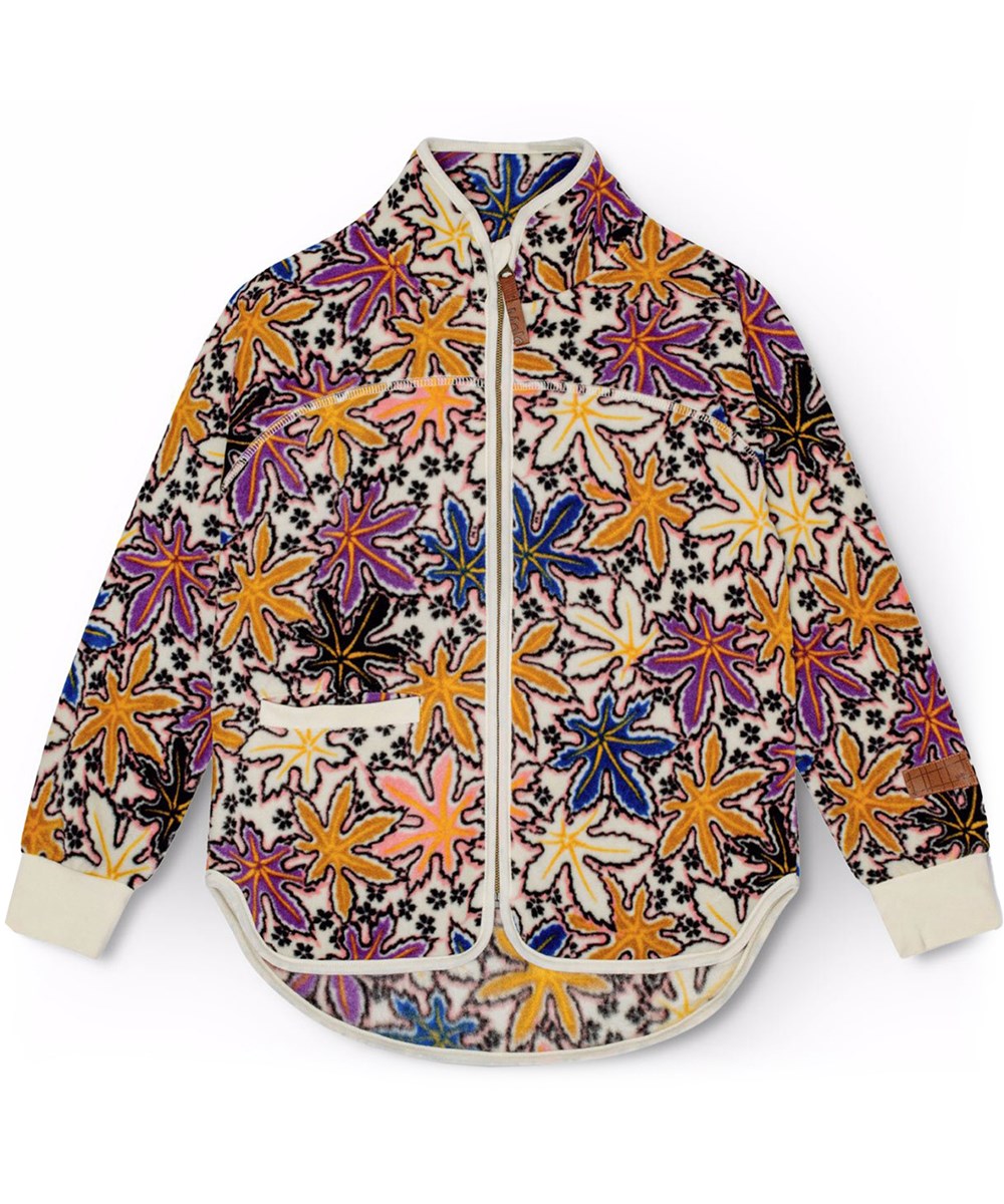 Ulani - Leafy Fleece - Multifärgad fleecefodrad jacka för barn med mönster över hela jackan, dragkedja framtill, en ficka på sidan och ribbstickade muddar vid ärmarna.