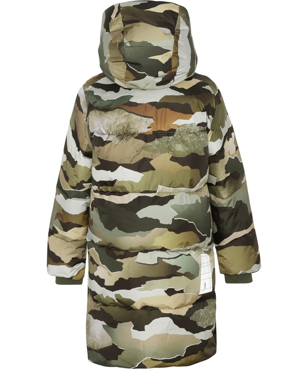 Harper - Autumn Camo - Återvunnen varm och lång dunkappa i camouflage.