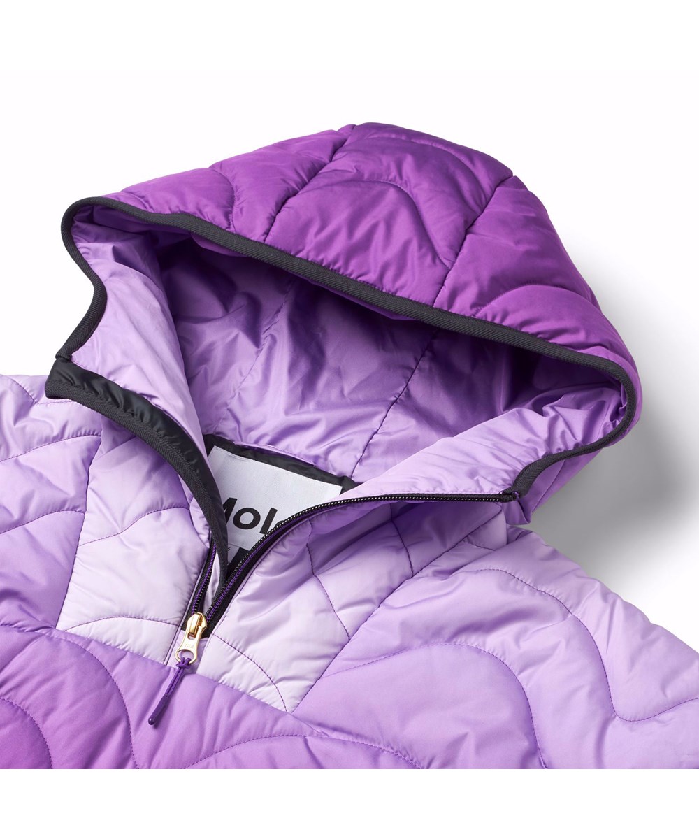 Haylee - Warm Purple - Vattenavvisande poncho för barn i lila gradientfärger.