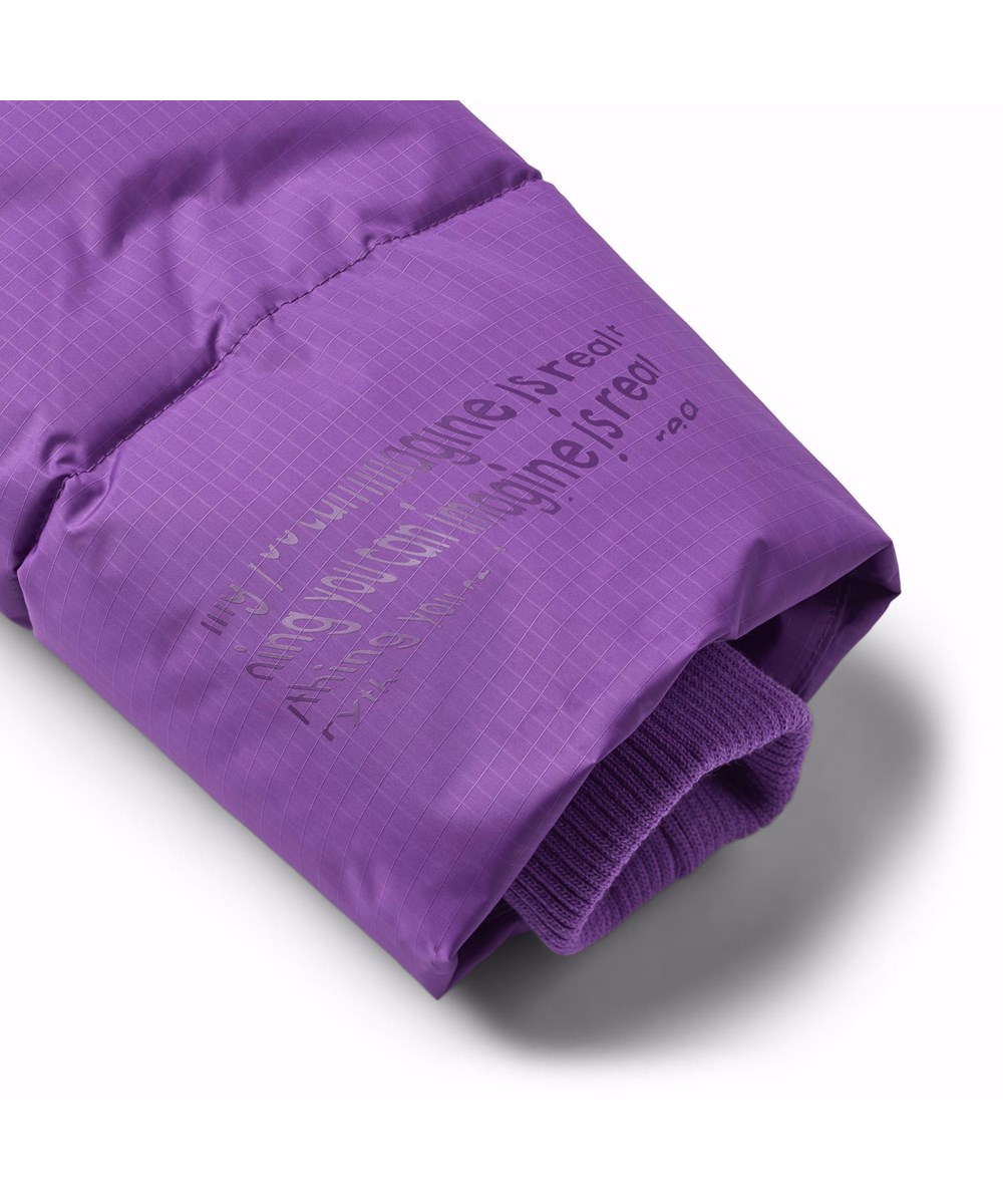Hilo - Warm Purple - Petroleumblå och mörkblå vadderad jacka för barn i återvunnen polyester.