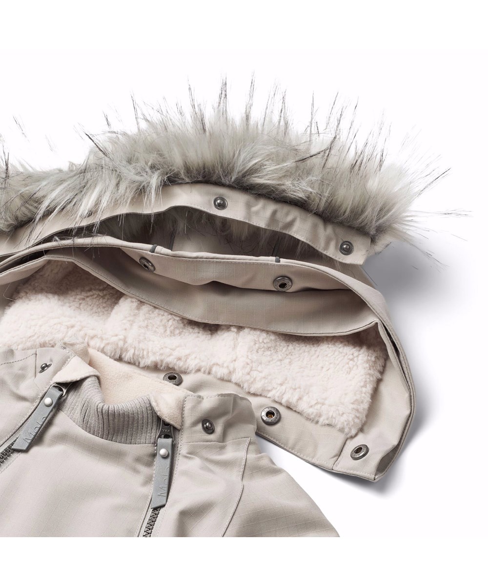 Hopla Fur - Dust - Grå vind- och vattentät vinterjacka för barn i återvunnen polyester.