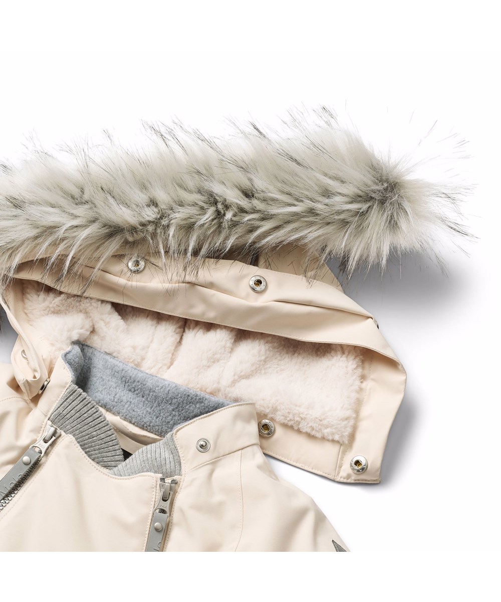 Hopla Fur - Vanilla - Vind- och vattentät vinterjacka i off-white för barn tillverkad av återvunnen polyester, fodrad med 3M™ Thinsulate™.