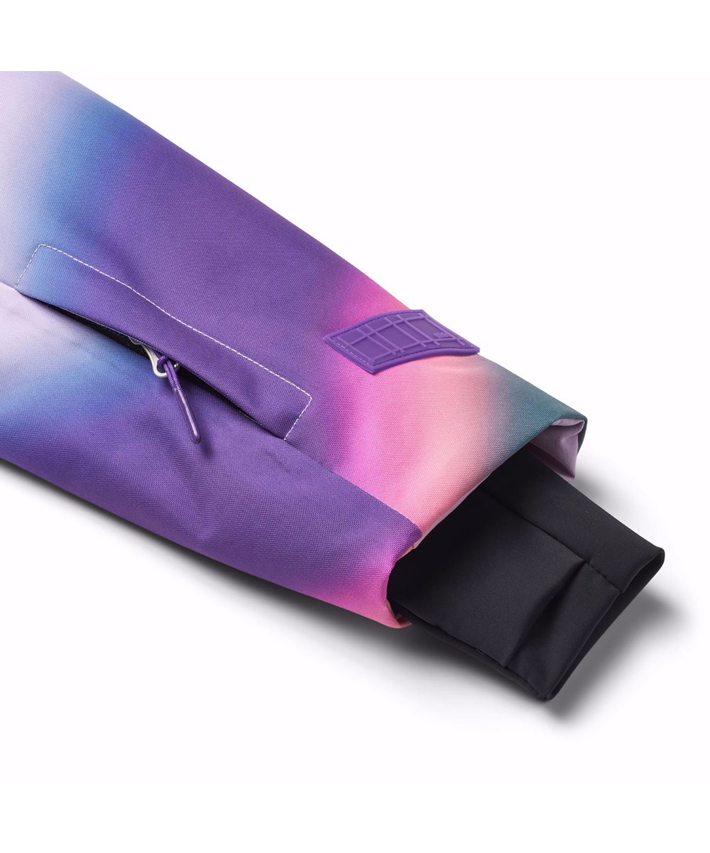 Pearson - Wavy Rainbow - Vind- och vattentät skidjacka för barn i återvunnen polyester.