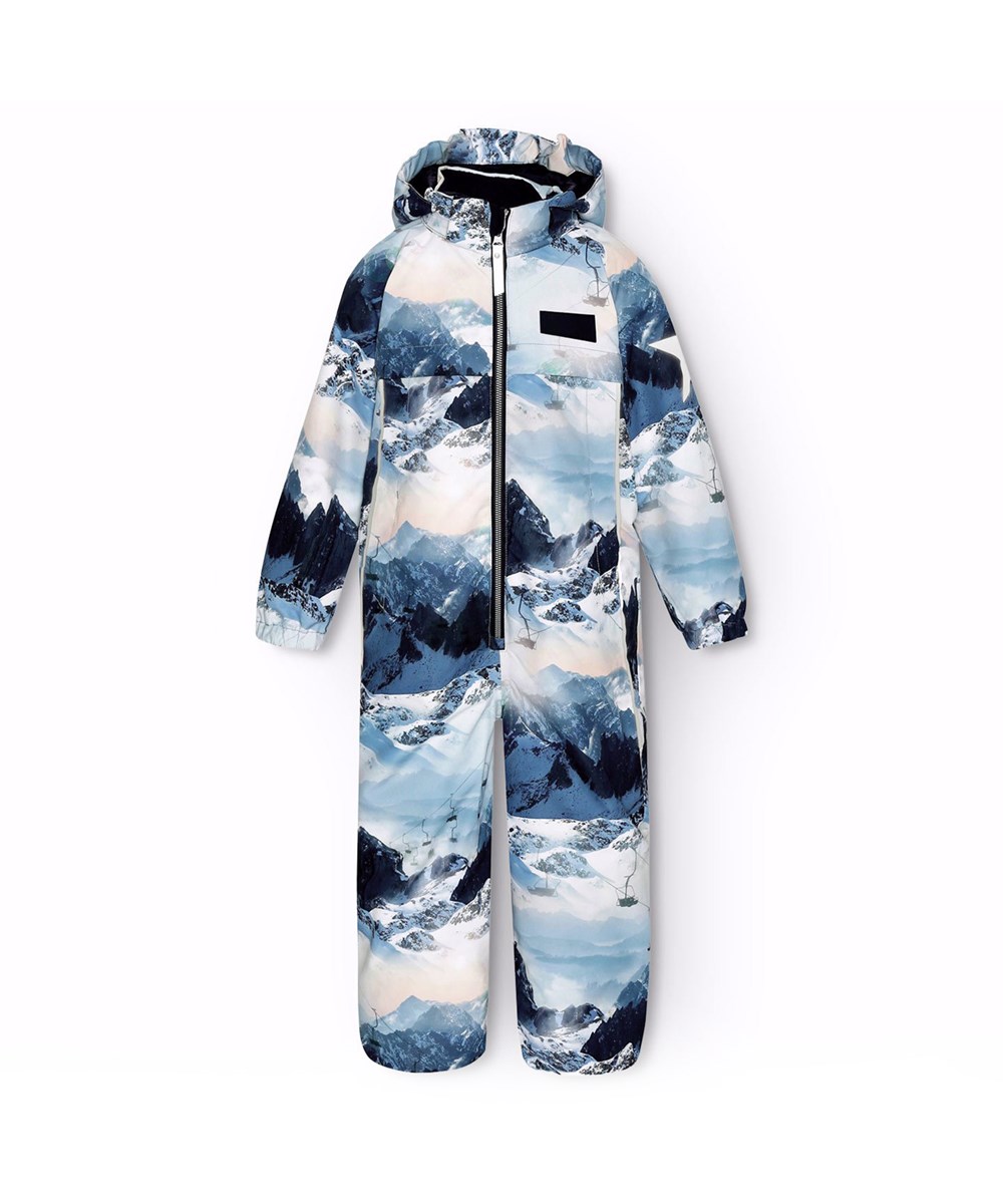 Pingo - Mountain High - Barnoverall i återvunnen polyester med ett vinterlandskap i nyanser av blått.