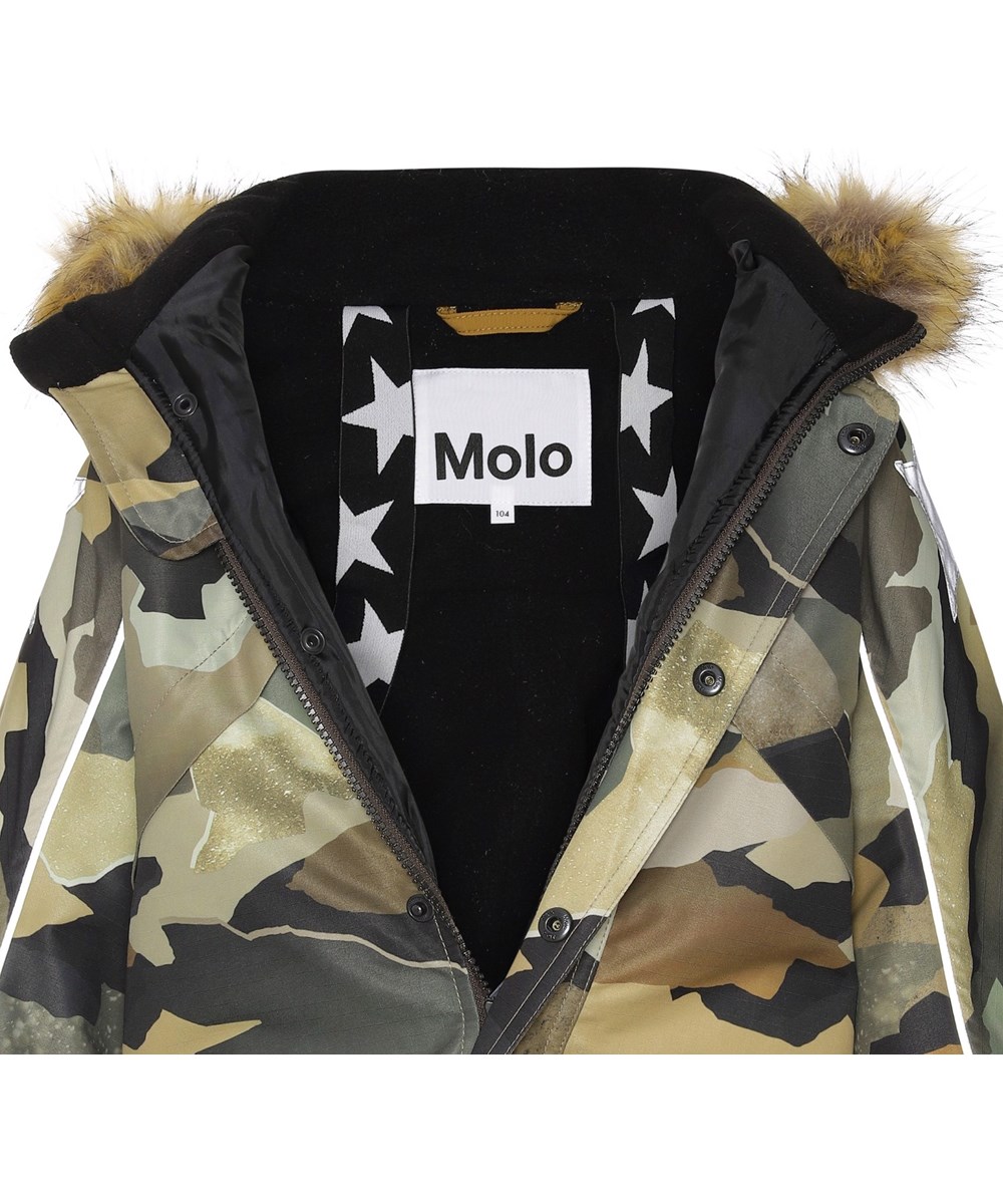 Polaris Fur - Autumn Camo - Återvunnen overall med camouflagemönster och päls.