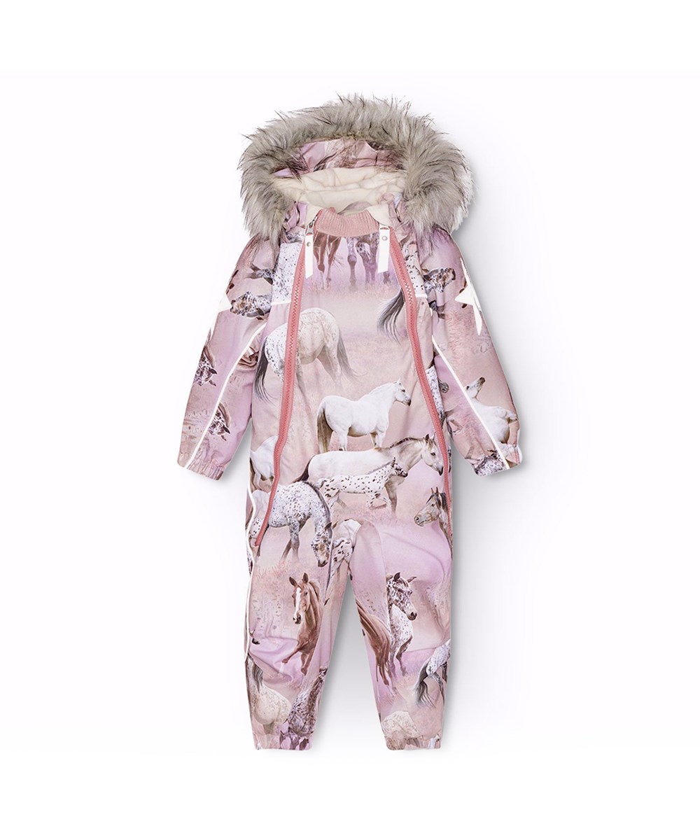 Pyxis Fur - Dreamy Horses - Barnoverall i återvunnen polyester med ett tryck av hästar i rosa och lila nyanser.